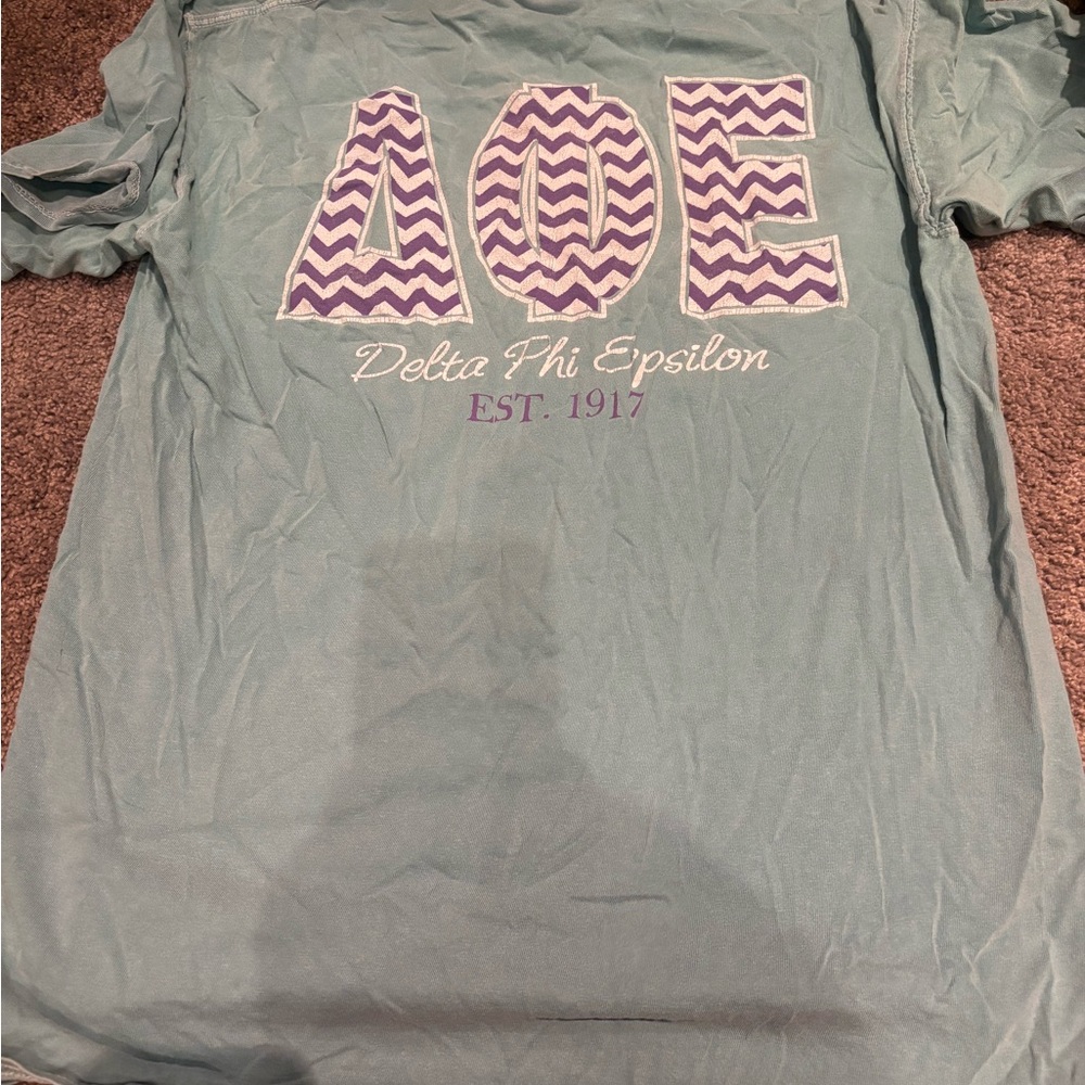Delta phi epsilon - Green